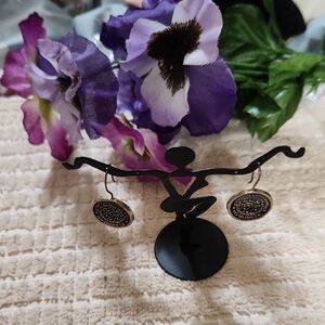 Elegant Black and Silver Filigree Earrings